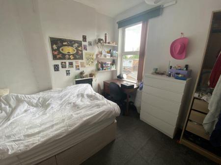 7 bedroom Detached house to let in Harlaxton Drive, Lenton, Nottingham, NG7