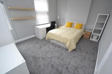 5 bedroom Terraced House for sale in Hungerton Street, Lenton, Nottingham, NG7