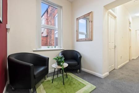 4 bedroom Flat to let in Noel Street, Hyson Green, Nottingham, NG7