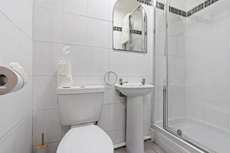 4 bedroom Flat to let in Noel Street, Hyson Green, Nottingham, NG7