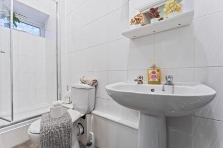 4 bedroom Flat to let in Noel Street, Hyson Green, Nottingham, NG7