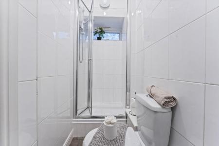 4 bedroom Flat to let in Noel Street, Hyson Green, Nottingham, NG7