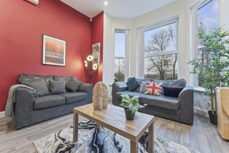 4 bedroom Flat to let in Noel Street, Hyson Green, Nottingham, NG7