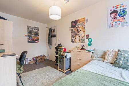 6 bedroom Flat to let in North Sherwood Street, Arboretum, Nottingham, NG1