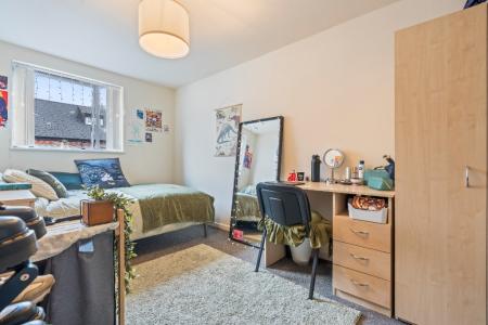 6 bedroom Flat to let in North Sherwood Street, Arboretum, Nottingham, NG1