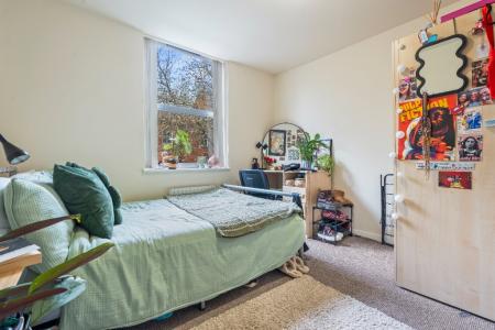 6 bedroom Flat to let in North Sherwood Street, Arboretum, Nottingham, NG1