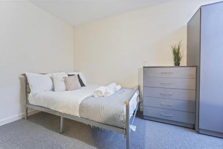 5 bedroom Terraced House to let in Peveril Street, Radford, Nottingham, NG7