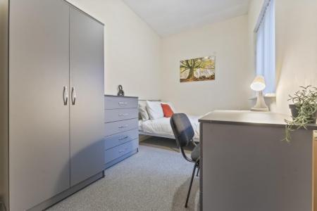 5 bedroom Terraced House to let in Peveril Street, Radford, Nottingham, NG7