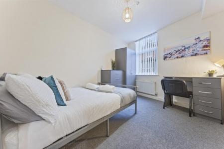 5 bedroom Terraced House to let in Peveril Street, Radford, Nottingham, NG7