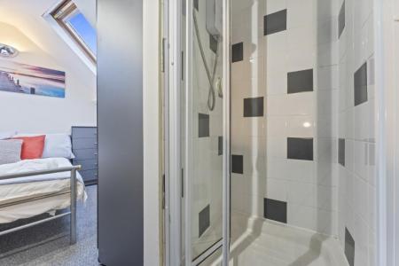 5 bedroom Terraced House to let in Peveril Street, Radford, Nottingham, NG7