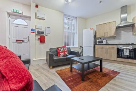 5 bedroom Terraced House to let in Peveril Street, Radford, Nottingham, NG7