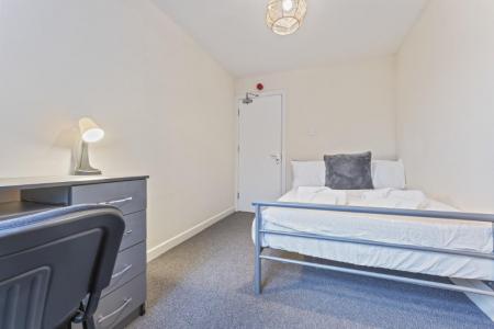 5 bedroom Terraced House to let in Peveril Street, Radford, Nottingham, NG7