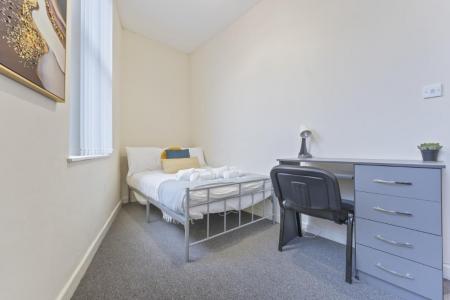 5 bedroom Terraced House to let in Peveril Street, Radford, Nottingham, NG7