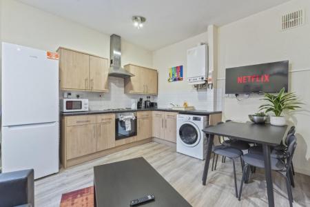 5 bedroom Terraced House to let in Peveril Street, Radford, Nottingham, NG7