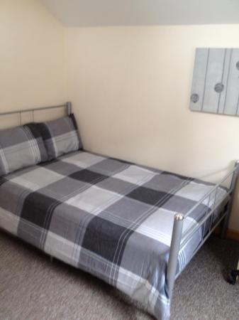 4 bedroom Flat to let in Peveril Street, Radford, Nottingham, NG7