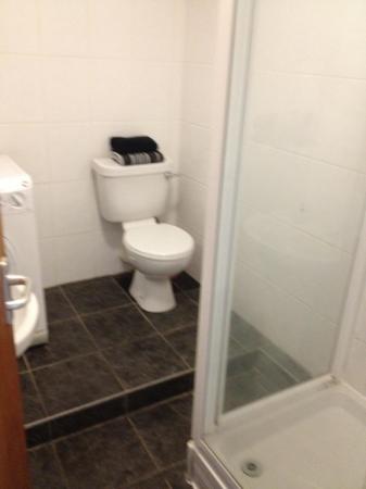 4 bedroom Flat to let in Peveril Street, Radford, Nottingham, NG7