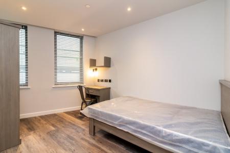 5 bedroom Apartment to let in (5 Bed) Howard Street, Dunkirk, Nottingham, NG1