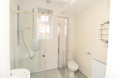 2 bedroom Flat to let in Henry Road, West Bridgford, NG2