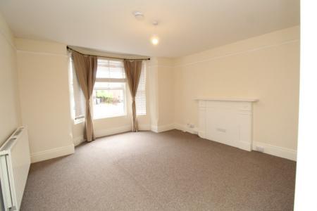2 bedroom Flat to let in Henry Road, West Bridgford, NG2