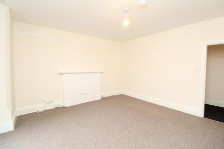 2 bedroom Flat to let in Henry Road, West Bridgford, NG2