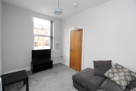 1 bedroom Semi-detached house to let in (1 BED) City Road, Dunkirk, Nottingham, NG7
