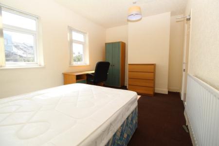 3 bedroom Terraced House to let in (3 BED) Beeston Road, Dunkirk, Nottingham, NG7
