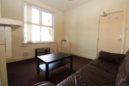 3 bedroom Terraced House to let in (3 BED) Beeston Road, Dunkirk, Nottingham, NG7