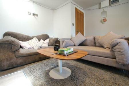 3 bedroom Flat to let in Church Gate, kegworth, Kegworth, DE74