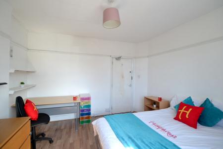 5 bedroom Detached house to let in Rolleston Drive, Lenton, Nottingham, NG7