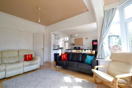 5 bedroom Detached house to let in Rolleston Drive, Lenton, Nottingham, NG7