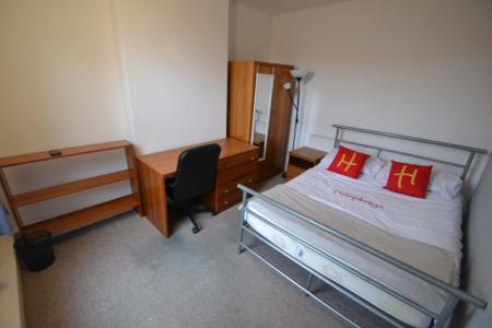 3 bedroom Terraced House to let in Highfield Road, Dunkirk, Nottingham, NG7