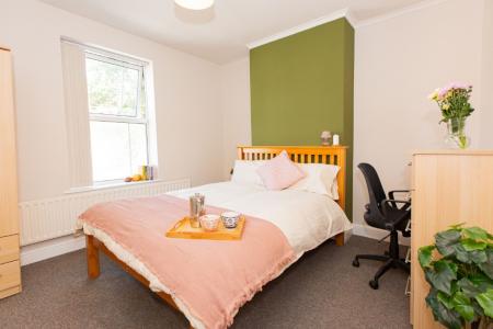 (4BED) Charnwood Grove, West Bridgford, NG2