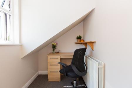 4 bedroom Detached house to let in (4BED) Charnwood Grove, West Bridgford, NG2