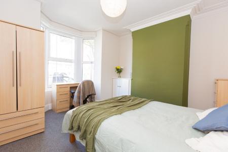 4 bedroom Detached house to let in (4BED) Charnwood Grove, West Bridgford, NG2