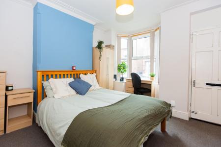 4 bedroom Detached house to let in (4BED) Charnwood Grove, West Bridgford, NG2