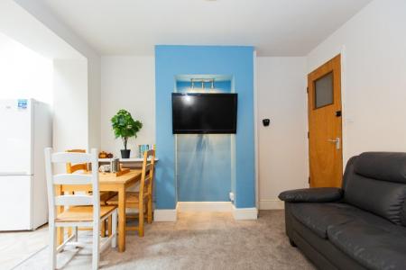 4 bedroom Detached house to let in (4BED) Charnwood Grove, West Bridgford, NG2
