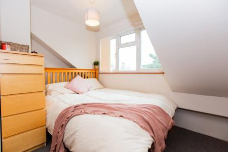 4 bedroom Detached house to let in (4BED) Charnwood Grove, West Bridgford, NG2