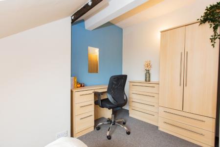 4 bedroom Detached house to let in (4BED) Charnwood Grove, West Bridgford, NG2