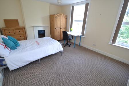 6 bedroom Semi-detached house to let in (1 Room) Harrington Drive, Lenton, Nottingham, NG7