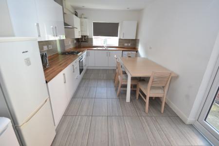 6 bedroom Semi-detached house to let in (1 Room) Harrington Drive, Lenton, Nottingham, NG7