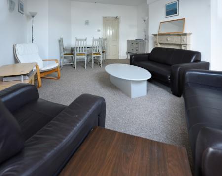 3 bedroom Flat to let in Park Drive, The Park, Nottingham, NG7