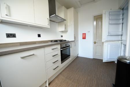 3 bedroom Flat to let in Park Drive, The Park, Nottingham, NG7
