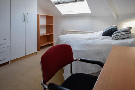 3 bedroom Flat to let in Park Drive, The Park, Nottingham, NG7