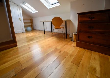 3 bedroom Flat to let in Park Drive, The Park, Nottingham, NG7