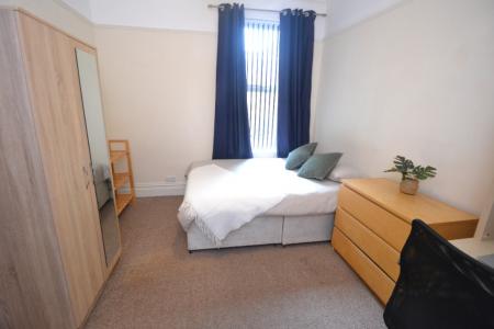 4 bedroom Semi-detached house to let in (4BED) Sherwin Road, Lenton, Nottingham, NG7