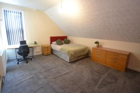 4 bedroom Semi-detached house to let in (4BED) Sherwin Road, Lenton, Nottingham, NG7