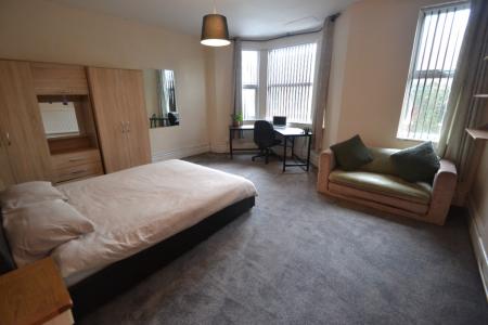 4 bedroom Semi-detached house to let in (4BED) Sherwin Road, Lenton, Nottingham, NG7