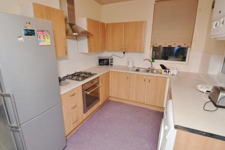 4 bedroom Semi-detached house to let in (4BED) Trinity Avenue, Lenton, Nottingham, NG7
