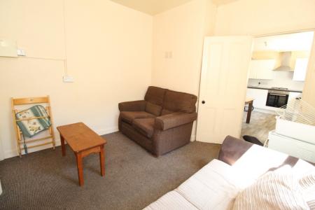 3 bedroom Detached house to let in (3 BED) Kimbolton Avenue, Lenton, Nottingham, NG7