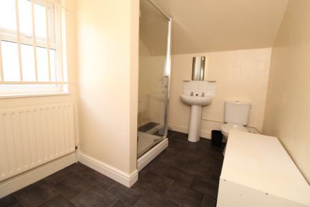 3 bedroom Detached house to let in (3 BED) Kimbolton Avenue, Lenton, Nottingham, NG7